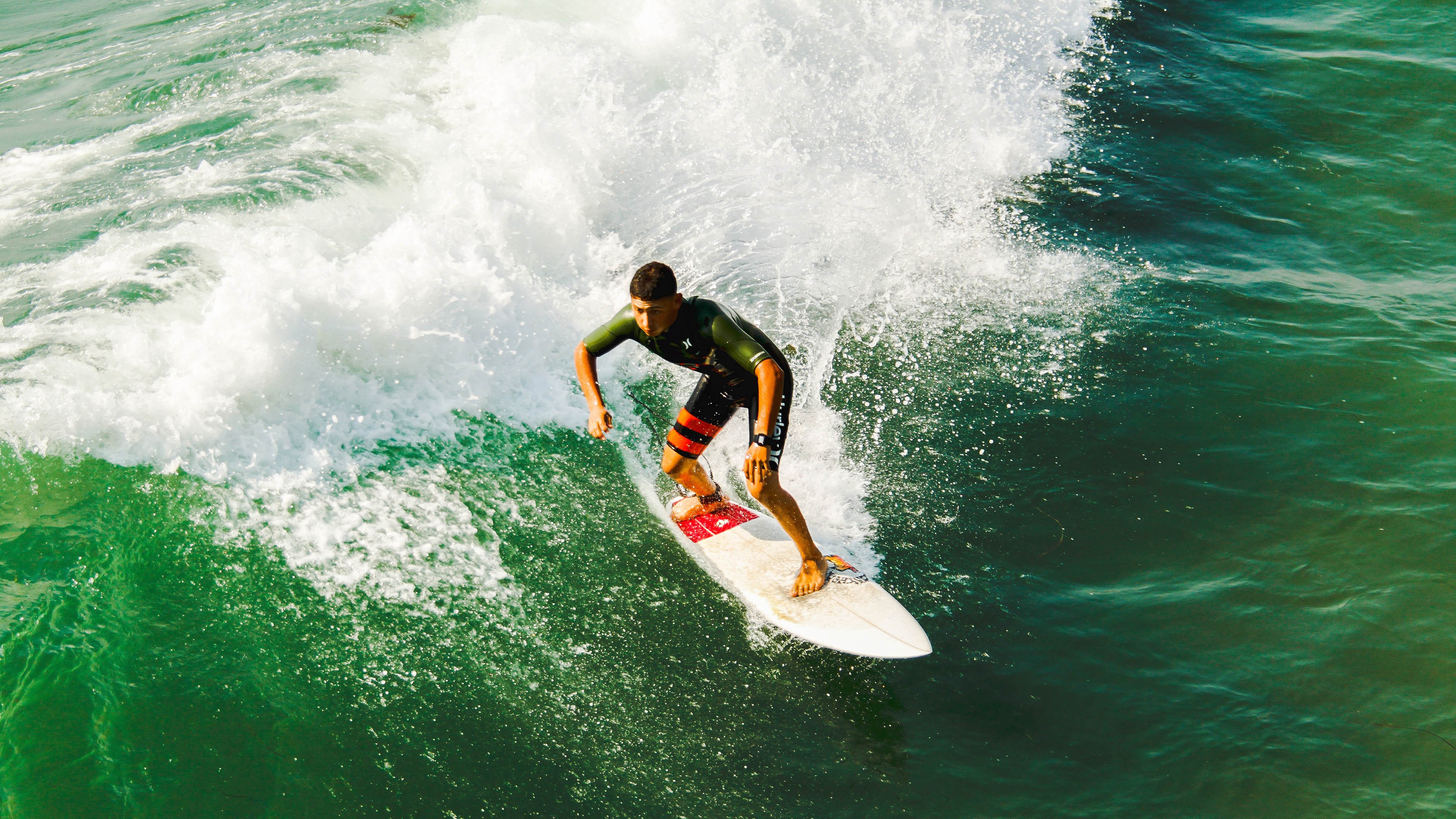 热火轻取辽宁队，米切尔在欧冠决赛接管比赛，体育全球化下的文化碰撞与精神共鸣
